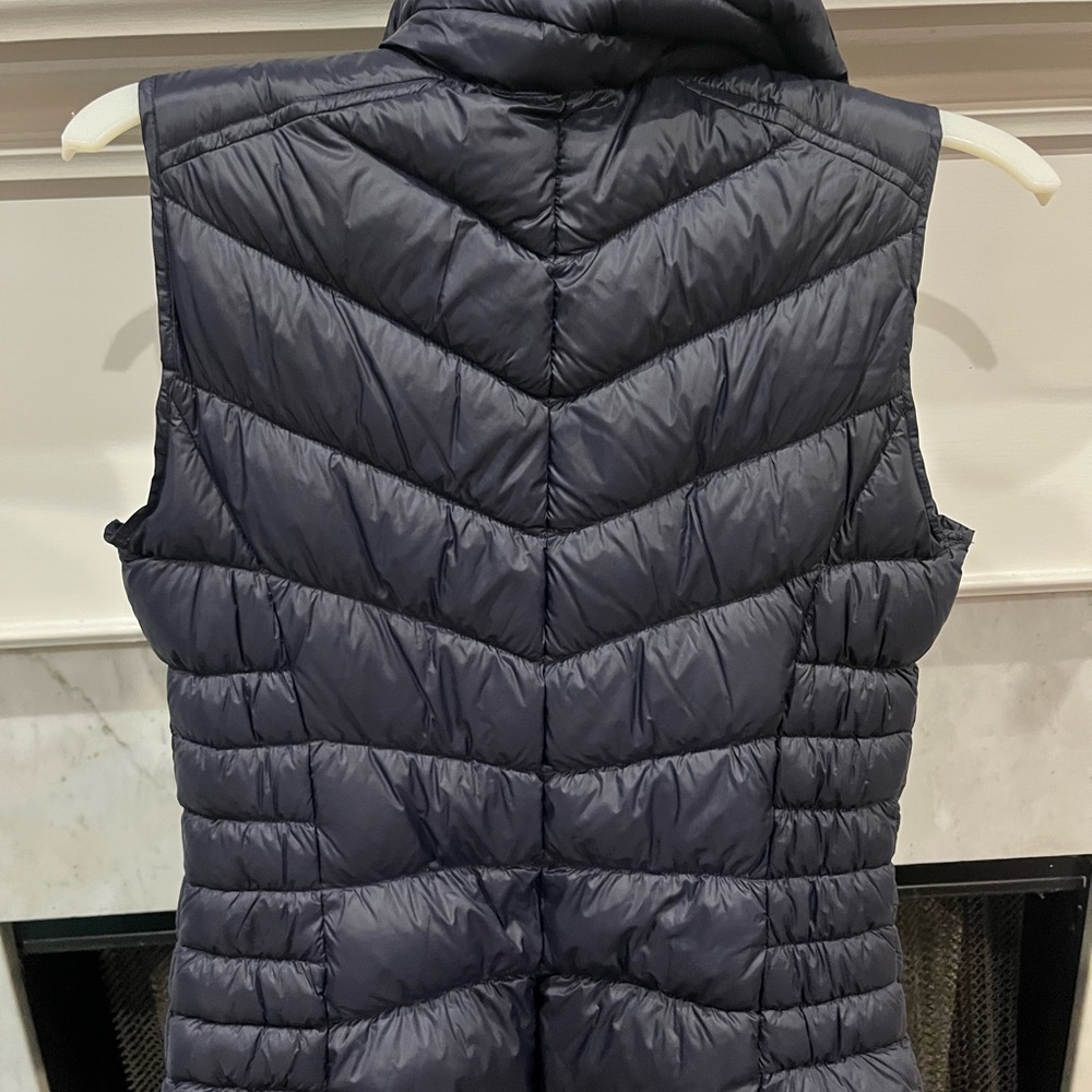 Michael Kors Packable Down Vest size Small - Picture 2 of 3